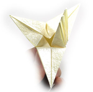 11th picture of origami lily with six petals